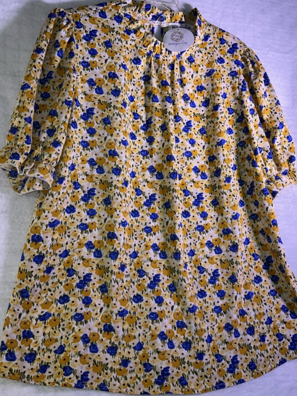 Magnolia Puffed Sleeve Size Xl Yellow Blouse W/Blue Flowers Pullover NWT Spring
